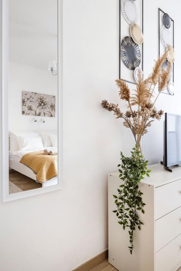 Stylish And Cozy Studio In The Heart Of The City Leilighet Budapest Eksteriør bilde