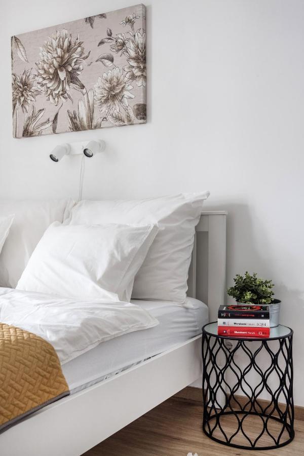 Stylish And Cozy Studio In The Heart Of The City Leilighet Budapest Eksteriør bilde